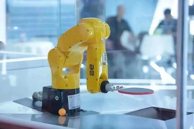 北京國企亮相機(jī)器人大會，以顛球、釀酒、造家電展現(xiàn)智能機(jī)器人研發(fā)實力