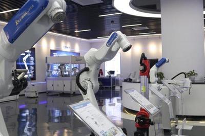 重慶 金融賦能 加「數(shù)」前行 智能機器人研發(fā)步入快車道