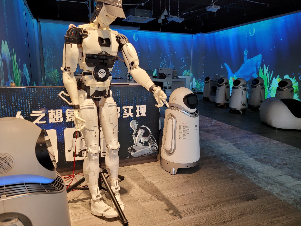 科技賦能中醫(yī) 全球首款便攜式艾灸機器人引領(lǐng)智能健康新風(fēng)尚